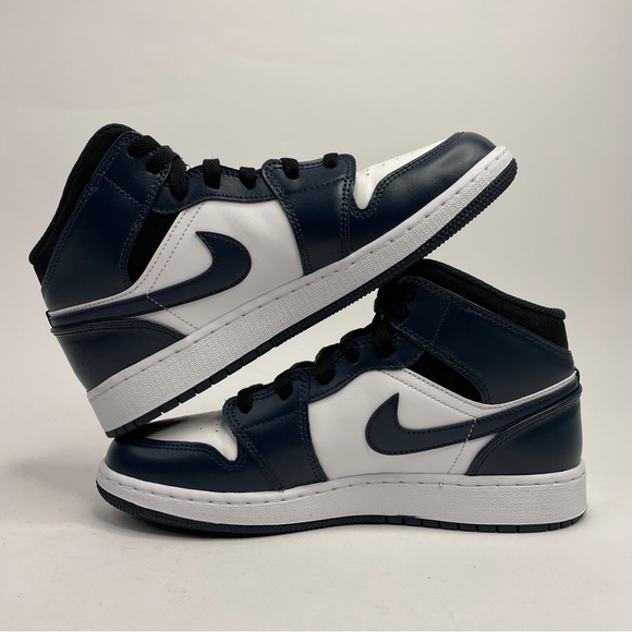 Nike Air Jordan 1 Retro Mid GS “Armory Navy” 2023 - Picture 3 of 7